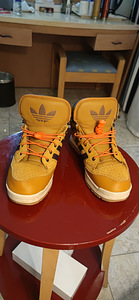 Кроссовки Adidas (5 фото из 6)