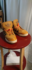 Кроссовки Adidas (6 фото из 6)