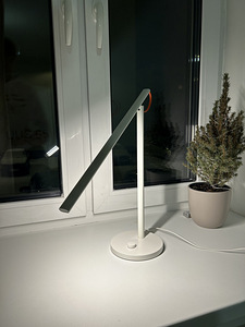 Xiaomi Mi LED Desk Lamp 1S White (2 фото из 2)
