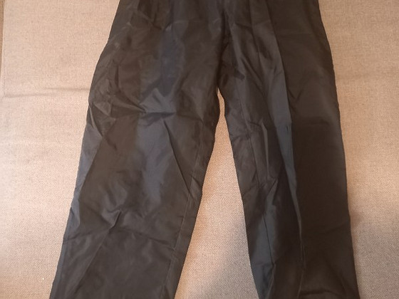 Müüa poiste kilepüksid suurus 146cm.