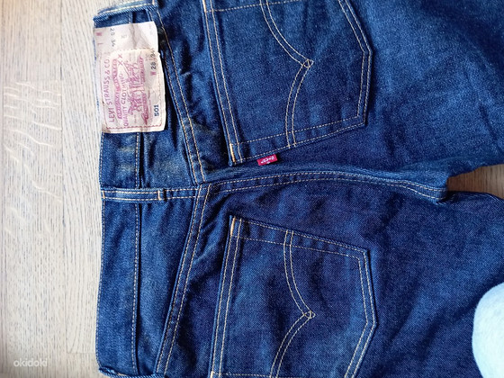 Джинсы Levi's