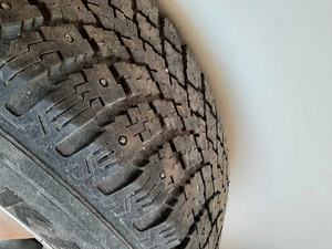 Nokian hakkapelita 225/70/16 naelrehvid m+s Dotz velgedel (1 foto / 4)