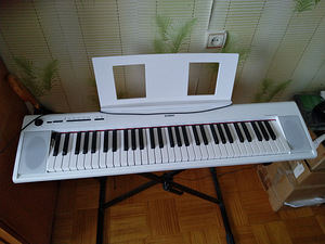 Продам синтезатор Yamaha (3 фото из 4)
