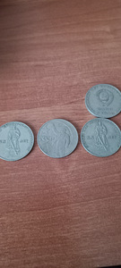 Монеты (2 фото из 3)