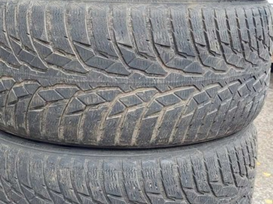 18 " шины Nokian 245 45 18 4шт