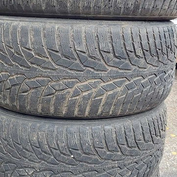 18 " шины Nokian 245 45 18 4шт