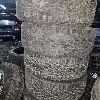 215/60R17 Continental MS rehvid