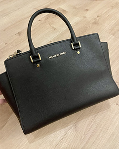 Michael Kors kott (1 foto / 5)