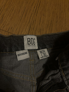 URBAN OUTFITTERS JEANS (2 foto / 5)