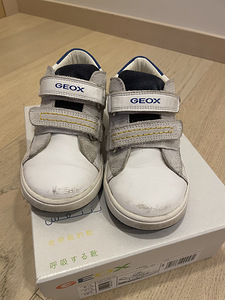 Müüa Geox laste tossud nahast, suurus 25 (2 foto / 3)