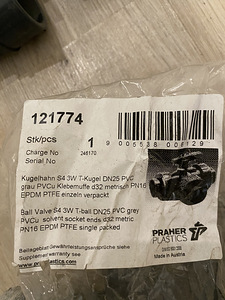 Plastikust triibud, nurgad ja otsad. Plastikust triibud. (2 foto / 10)