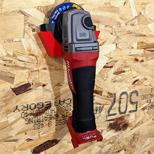 Держатель угловой шлифовальной машины Milwaukee M18 (1 фото из 2)