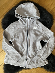 Nike dressikas,suurus M. (1 foto / 1)