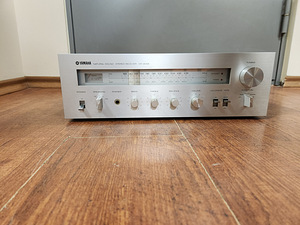 Yamaha CR-200 AM/FM Stereo Receiver (1 foto / 2)