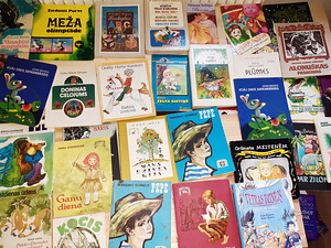 Книги (3 фото из 10)
