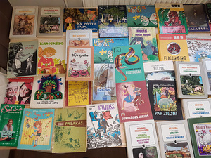 Книги (9 фото из 9)