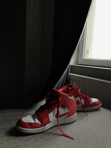 Nike Air Jordan 1 Red/White-Pollen "Barcelona" 9,5 (40) (8 foto / 8)