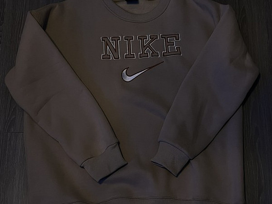 Nike beige sweatshirt