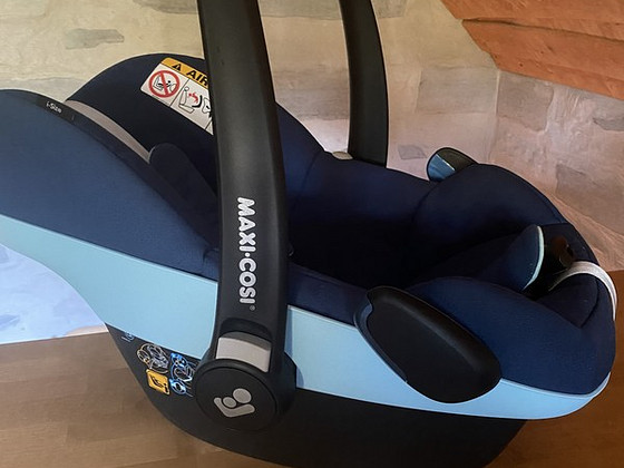 Maxi-Cosi Pebble Pro i-Size turvahäll.