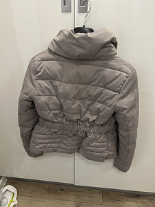 Guess Продам куртку (3 фото из 4)