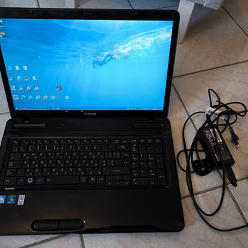 Ноутбук Toshiba Satellite L670-1HQ 8 ГБ 180SSD + сумка