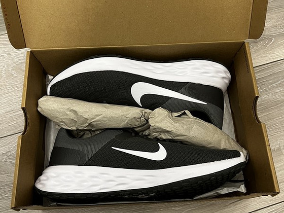 Кроссовки Nike Revolution 6NN
