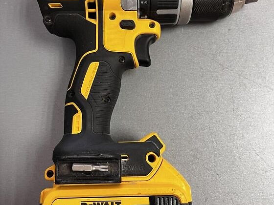Аккумуляторная дрель dewalt dcd 796 +аккумулятор 5,0 Ач