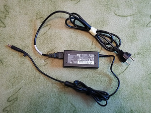 Зарядное устройство для HP ноутбука 65 W 19,5V 3,33 A (1 фото из 8)