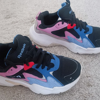 Tossud Reebok 37,5