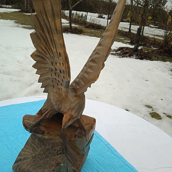 Продам красивого ястреба, высота 41см.