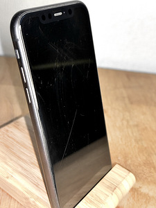iPhone 11 64 ГБ (2 фото из 3)