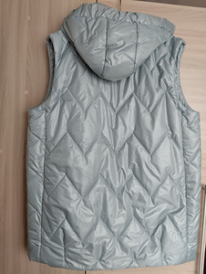Uus varrukateta vest, helesinine värv 58 RUR. (2 foto / 3)