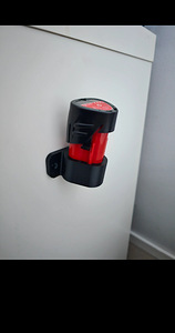 Держатель аккумулятора Milwaukee M12 (1 фото из 2)