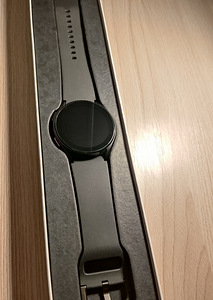 Смарт-часы Samsung Galaxy Watch 4 LTE 40 мм (2 фото из 3)