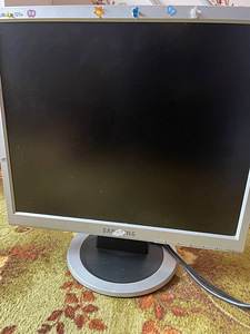 Monitorid ja klaviatuur (4 foto / 5)
