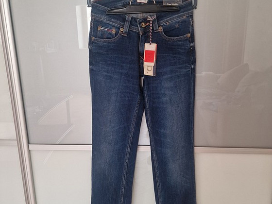 Новые джинсы Hilfiger Regular, размер 26, длина 34.