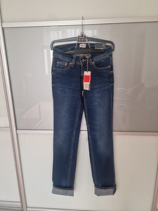 Uued Hilfiger teksad Regular, suurus 26, pikkus 34 (1 foto / 4)