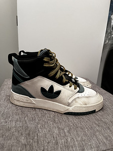 Детские кроссовки Adidas (2 фото из 3)