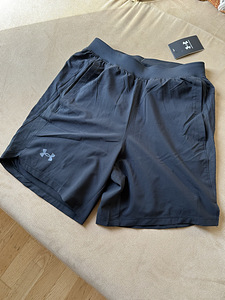 Under Armour S (1 foto / 5)