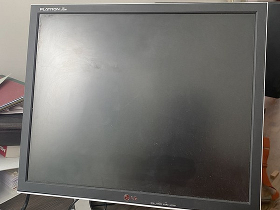 Flatron slim monitor