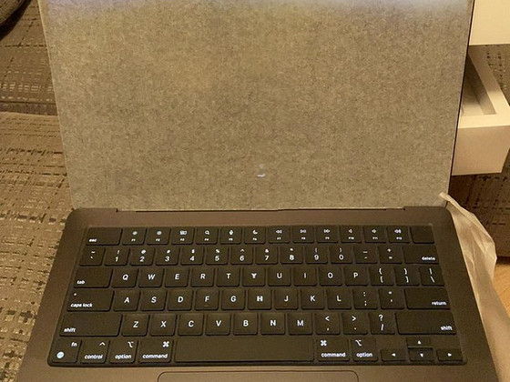 14-дюймовый MacBook Pro Max 1TB с чипом Apple M3 Max