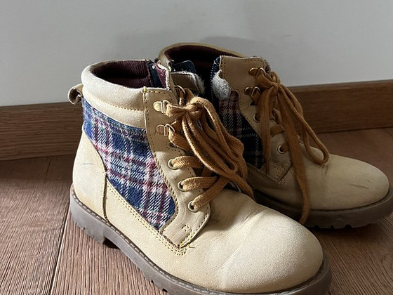 Повседневная обувь р.33 Guess