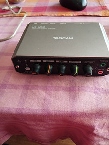 Ауди карта Taskam (3 фото из 3)