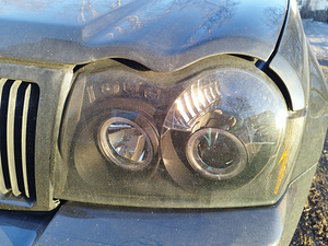 Müüa tuunitud esituled Jeep Grand Cherokee 2005 2010.a (1 foto / 2)
