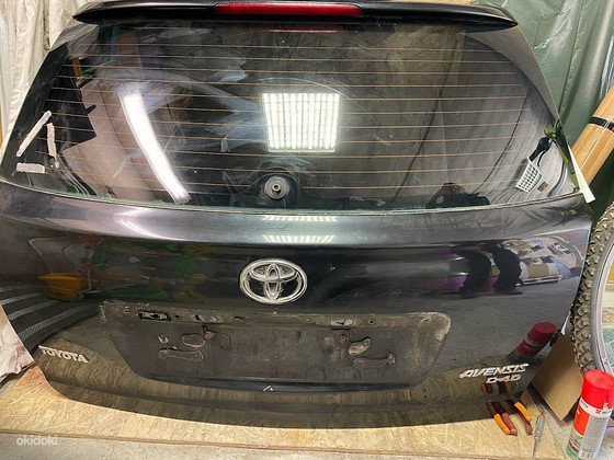 Auto pagasiruumi uks Toyota Avensis (Universal)