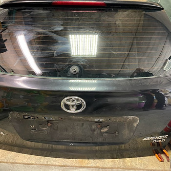 Auto pagasiruumi uks Toyota Avensis (Universal)