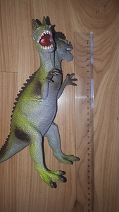 Dinosaurus (2 foto / 2)