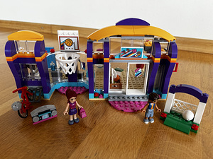LEGO® Friends Heartlake Sports Center 41312 (2 фото из 8)