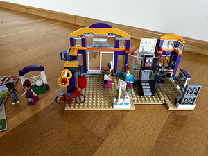 LEGO® Friends Heartlake Sports Center 41312 (3 фото из 8)