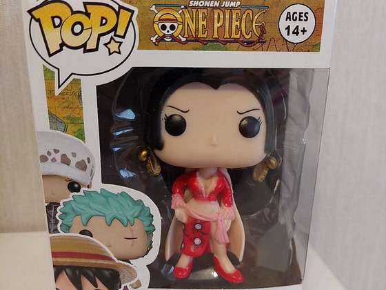 Игрушка с фигуркой POP ONE PIECE - Boa Hancock